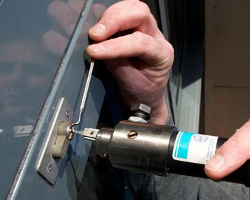 掌握高效开锁秘诀:确保安全无损坏的专业步骤 掌握高效开锁秘诀:确保安全无损坏的专业步骤