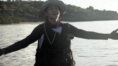 挑战生存极限!木筏求生》用一条木筏征服大海,你敢来试试吗? 挑战生存极限!木筏求生》用一条木筏征服大海,你敢来试试吗?