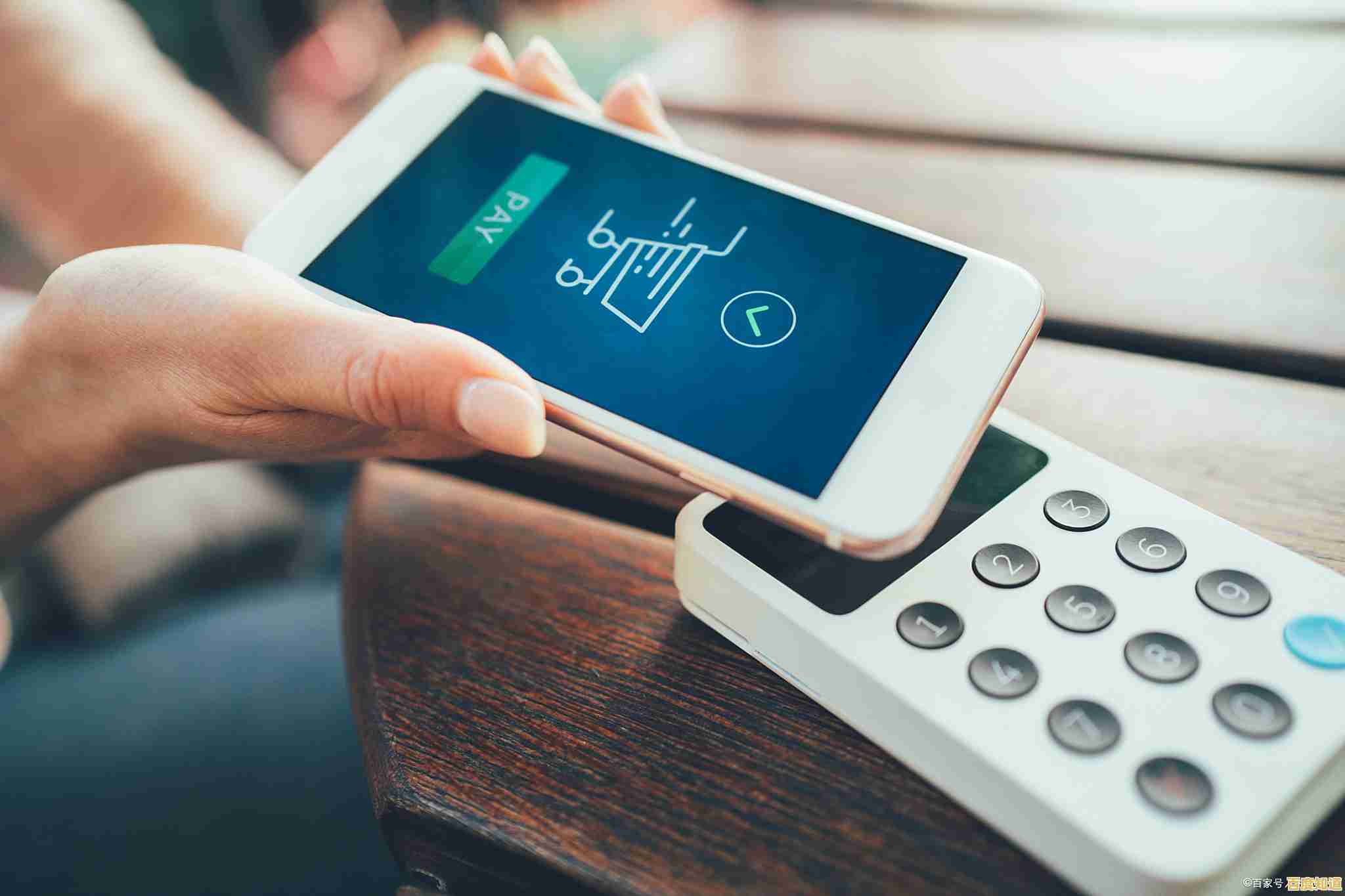 解锁NFC手机的无限潜能：畅享便捷无线支付与无缝数据传输新时代